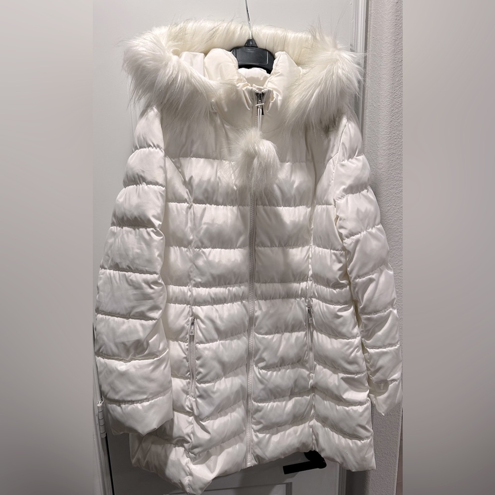 INC International Concepts White Puffer Jacket with Faux Fur